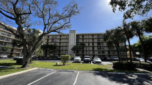 18 Royal Palm Way, Boca Raton FL  33432-8755 exterior