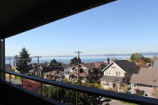 1534 10th Ave, Seattle WA  98119-3807 exterior