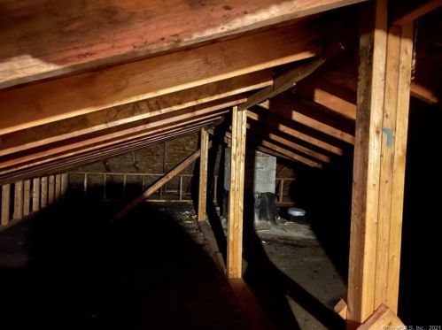 95 Covington Dr, Milford CT 06461-1804 exterior