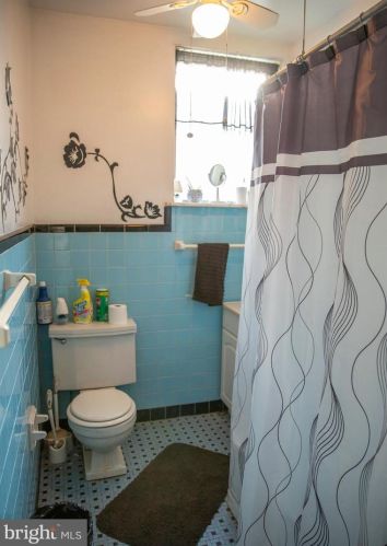 2734 18 St, Philadelphia PA 19145-4702 exterior