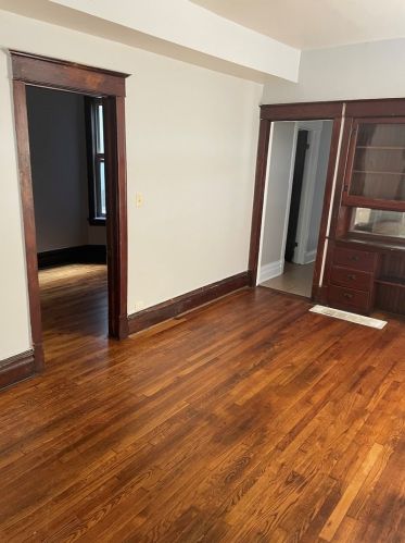 5257 Emerald Ave, Chicago IL 60609-6112 exterior