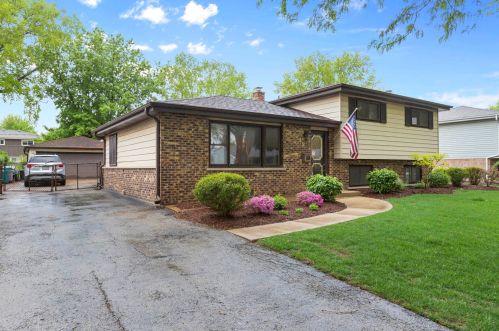 242 Princeton Ave, Itasca IL 60143-2170 exterior