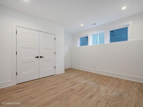 2129 Maplewood Ave, Chicago IL  60647-4148 exterior