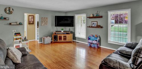 286 Bollinger Rd, Littlestown PA 17340-9121 exterior