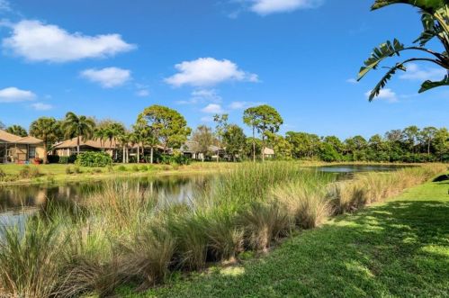 6615 Chestnut Cir, Naples FL 34109-7811 exterior