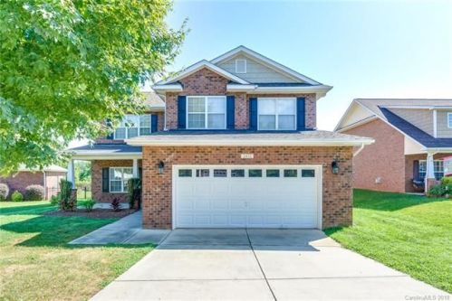 2452 Glyncastle Way, Gastonia NC  28056-7511 exterior