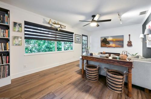 5148 Napoli Dr, Naples FL 34103-8957 exterior