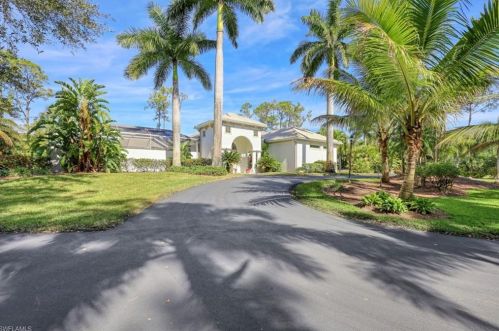 4055 1 Ave, Naples FL 34102-5905 exterior