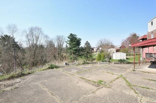 926 Agnew Rd, Pittsburgh PA 15227-3902 exterior