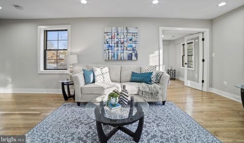 1505 Crestwood Dr, Alexandria VA  22302-2303 exterior