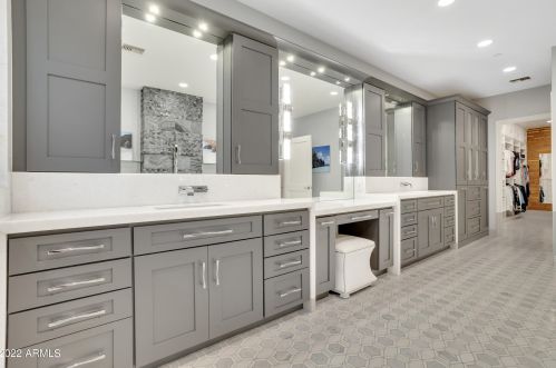 5828 3rd Ave, Phoenix AZ 85086-7201 exterior