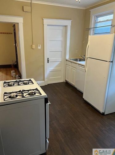 244 Hamilton St, New Brunswick NJ 08901-2206 exterior