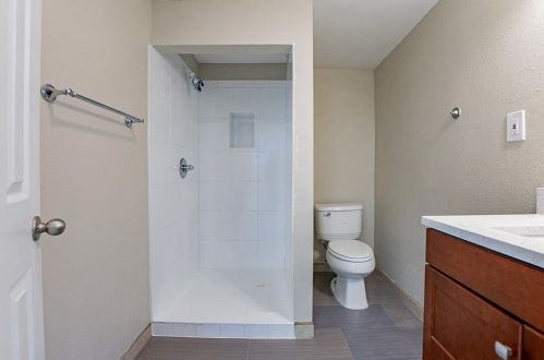 2821 Christopher Ct, Atlanta GA exterior