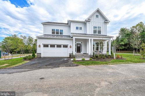 2407 2nd St, Arlington, VA 22204-2011