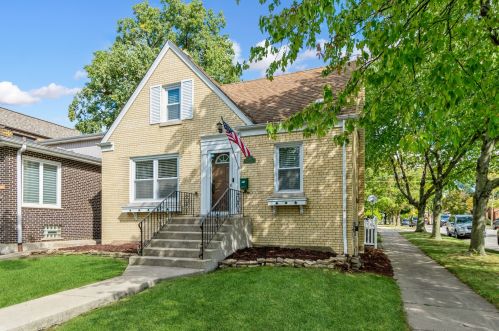 11165 Campbell Ave, Chicago, IL 60655-1316