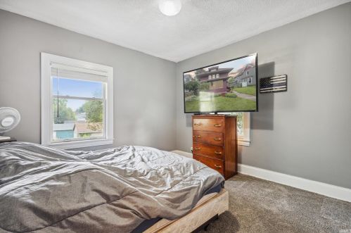 925 Lincolnway, Mishawaka IN 46544-3918 exterior