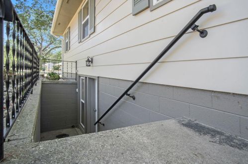 2737 Patricia Dr, Meskegon MI 49445-3240 exterior