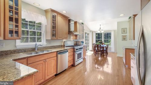 3653 Warfield Dr, Huntingdon Valley PA 19006-3423 exterior