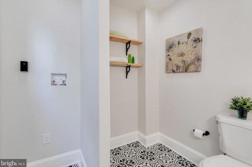 1619 6th St, Philadelphia PA  19122-2910 exterior