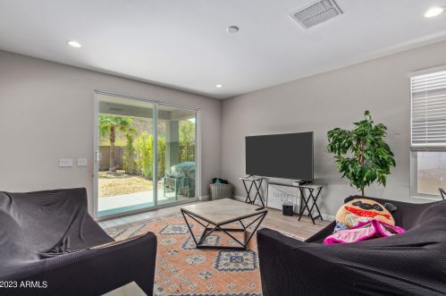 24142 20th Pl, Phoenix AZ  85024-7533 exterior