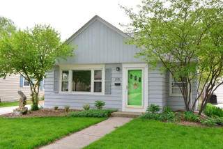 2115 85, Milwaukee WI  53227-1746 exterior