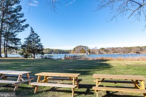 23746 Mount Pleasant Landing Cir, Saint Michaels MD 21663-2516 exterior