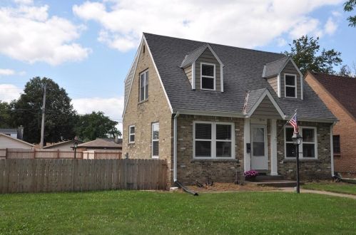 2053 105th St, Milwaukee WI  53227-1209 exterior