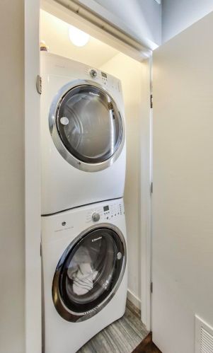 2100 Bingham St, Chicago IL 60647-4033 exterior