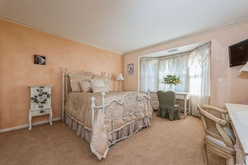 140 Hayrick Ln, Commack NY 11725-1232 exterior