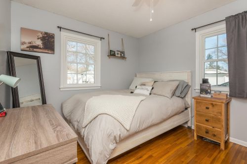 1233 Vly St, Chaska MN 55318-2425 exterior