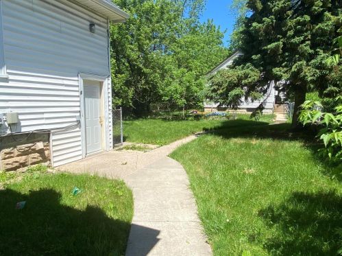 6108 Stevenson St, Milwaukee, WI 53213-4157