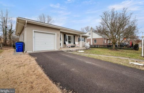 997 Adams St, Pottstown, PA 19464-4145