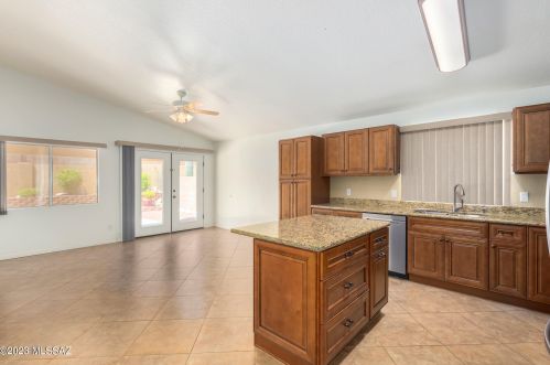 4494 Holly Berry Way, Tucson AZ 85741-4062 exterior