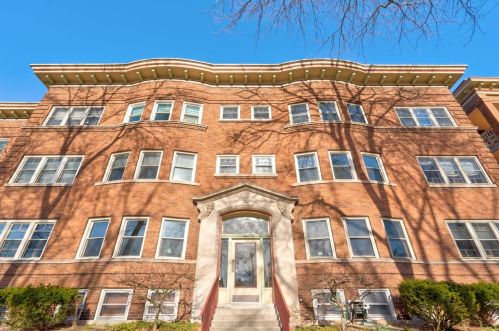 2633 Hackett Ave, Milwaukee WI 53211-3834 exterior