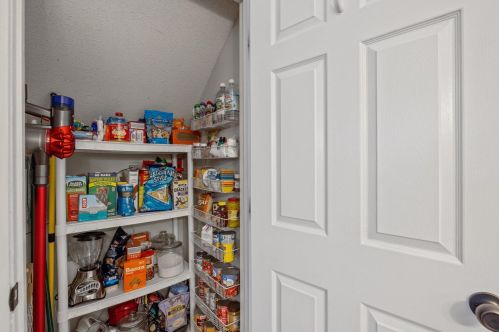 18 Great Fls Dr, Concord NH 03303-1594 exterior