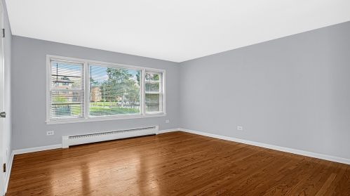 5935 Odell Ave, Chicago, IL 60631-2347