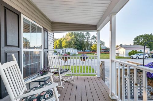 1 Rex Dr, Concord NH 03303-4166 exterior