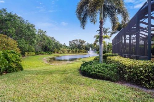 5729 Hammock Is Dr, Naples FL 34119-4695 exterior