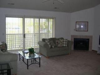 12102 Stonegate Dr, Omaha NE  68164-4255 exterior