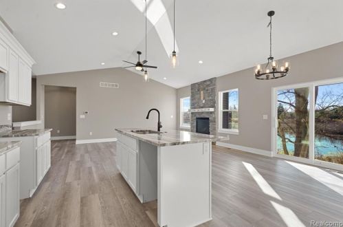 10478 Pne Vly Dr, Grand Blanc MI 48439-2677 exterior