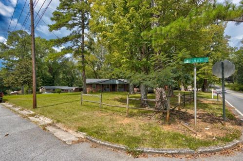 1004 Forrest Dr, Atlanta GA 30354-2514 exterior