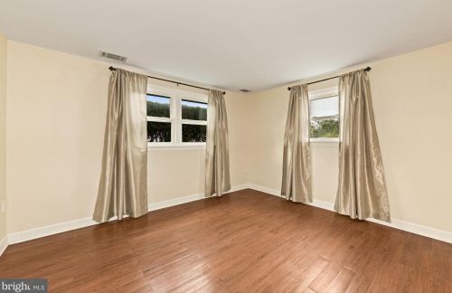 6 Kennedy Dr, Cookstown NJ 08511-1120 exterior