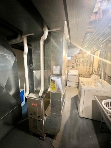 7712 Morgan Ave, Milwaukee WI 53207-3660 exterior