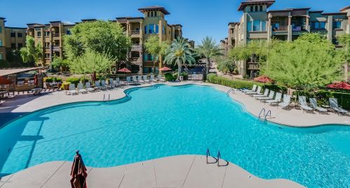 5350 Deer Valley Dr, Phoenix AZ  85054-4126 exterior