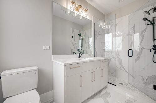 2816 Southport Ave, Chicago IL  60657-4111 exterior