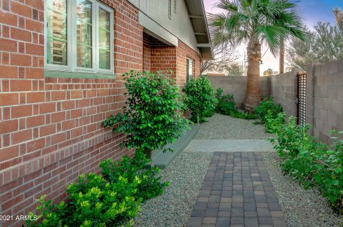 2545 9th St, Phoenix AZ 85014-5070 exterior