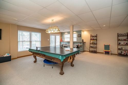 11070 Rambling Oaks Dr, Saint Louis MO 63128-2036 exterior