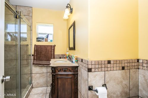 430 42nd St, Phoenix AZ 85032-1403 exterior