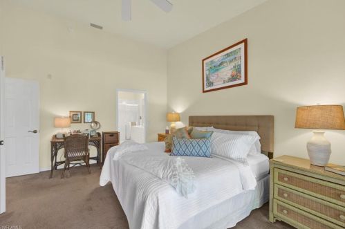 2390 Bayou Ln, Naples, FL 34112-7816