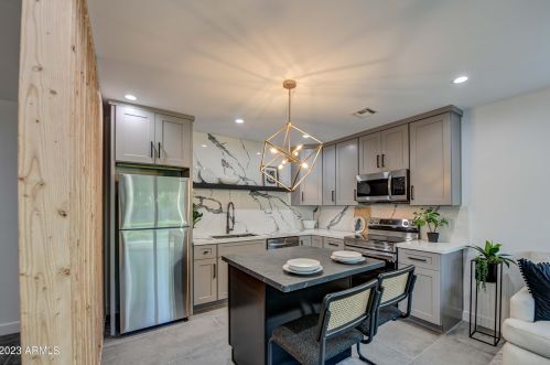 4043 44th Pl, Phoenix AZ  85018-5401 exterior